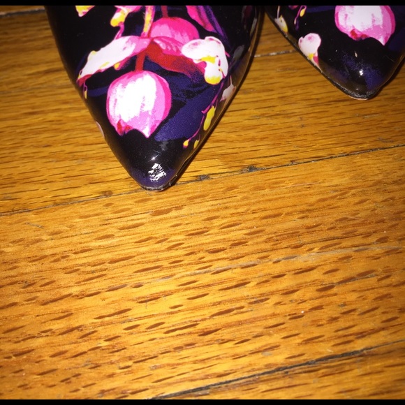 Betsey Johnson Stilettos sz 8.5 - Picture 4 of 4