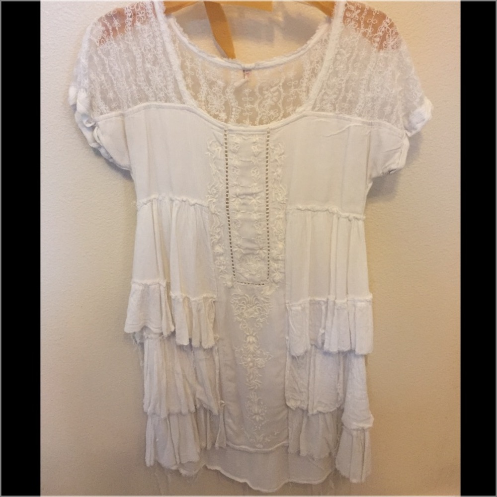 😍White Layered FP Lace dress😍
