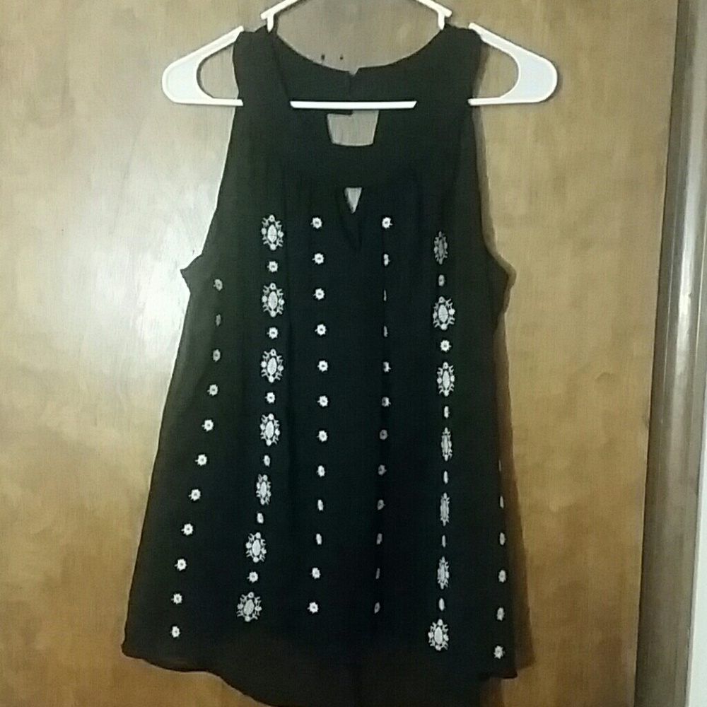 Very very cute professional type top.