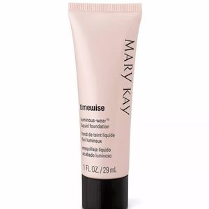 MaryKay Luminous Wear Liquid Foundation Beige 8