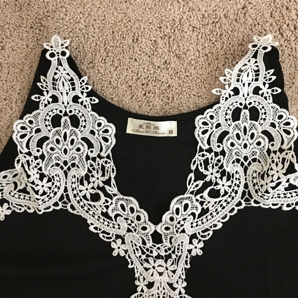 ✖️SOLD!!! NEW! Black cold shoulder lace blouse - Picture 4 of 4