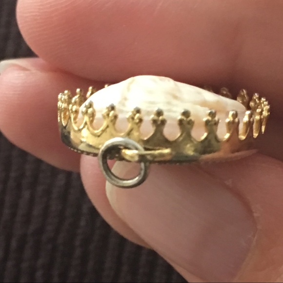 Vintage cameo pendant & gold tone chain - Picture 7 of 8