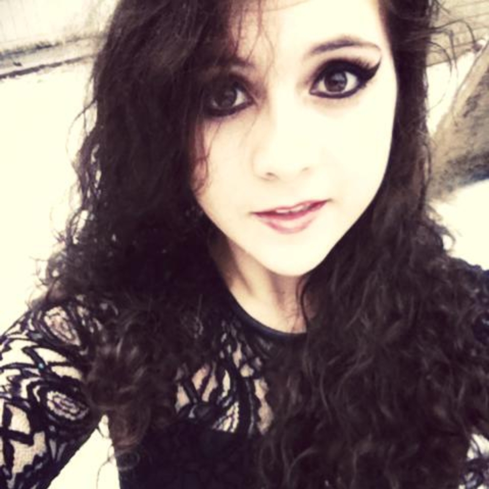 Meet your Posher, Adriana