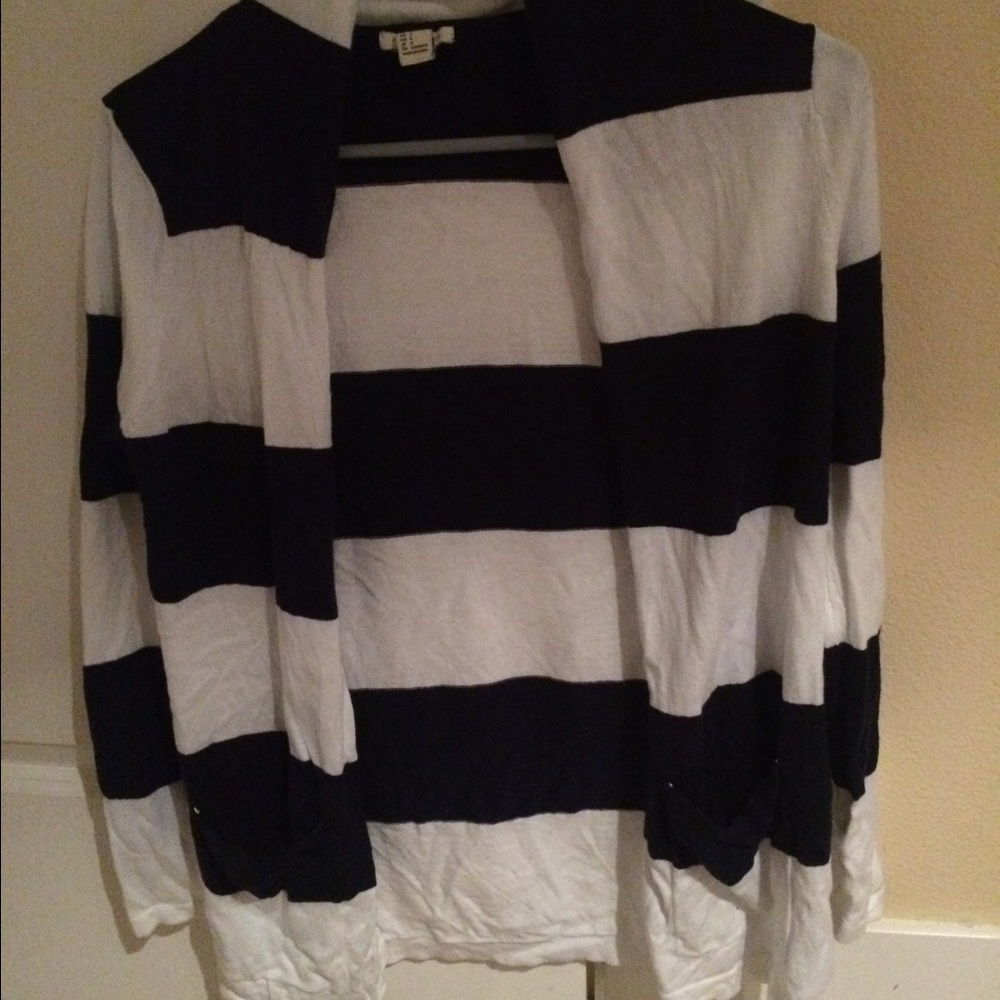 Forever 21 cardigan size S