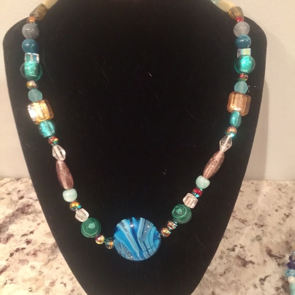 Artisan glass necklace and earring set - Picture 3 of 4