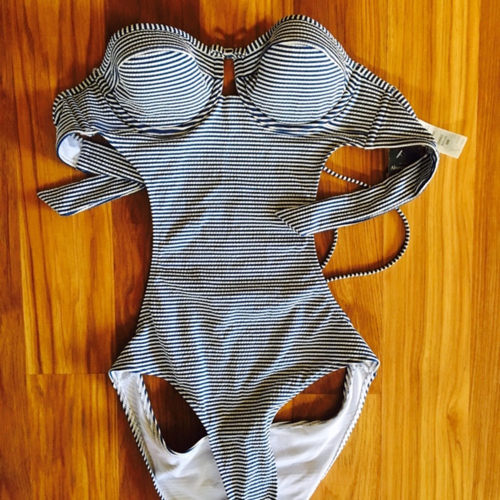 NWT Abercrombie seersucker one piece swimsuit S