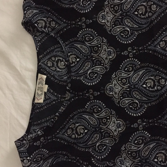 Black Flowered Patterned Blouse - Picture 2 of 2