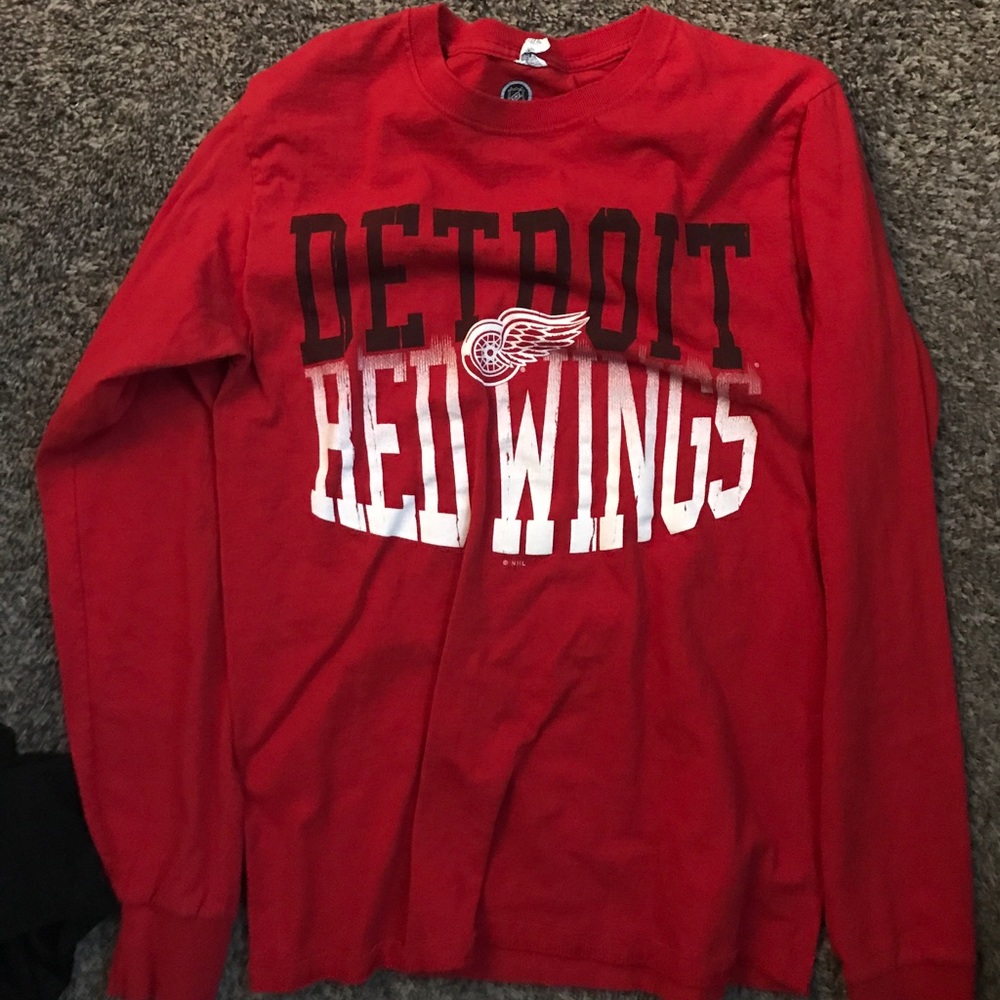 Red wings long sleeve