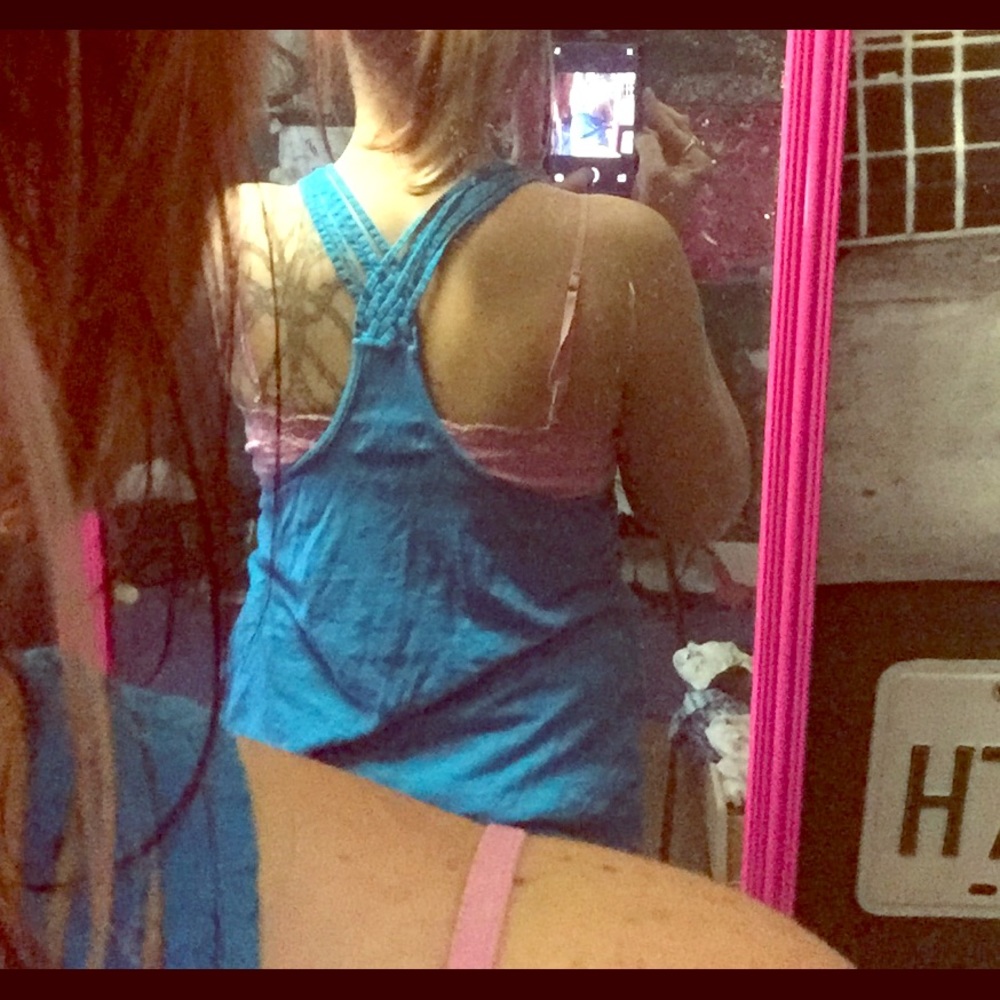 4️⃣ for $15 *️⃣Hollister tank top! Bundle offers!