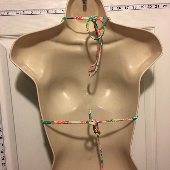 ❌SOLD❌ Pink Floral Bikini - Picture 4 of 5