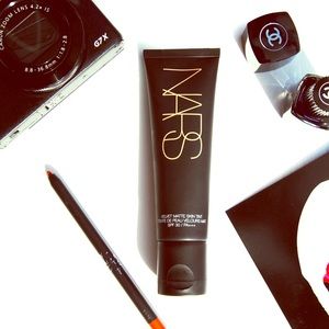 NARS Velvet Matte Skin Tint Broad Spectrum SPF 30