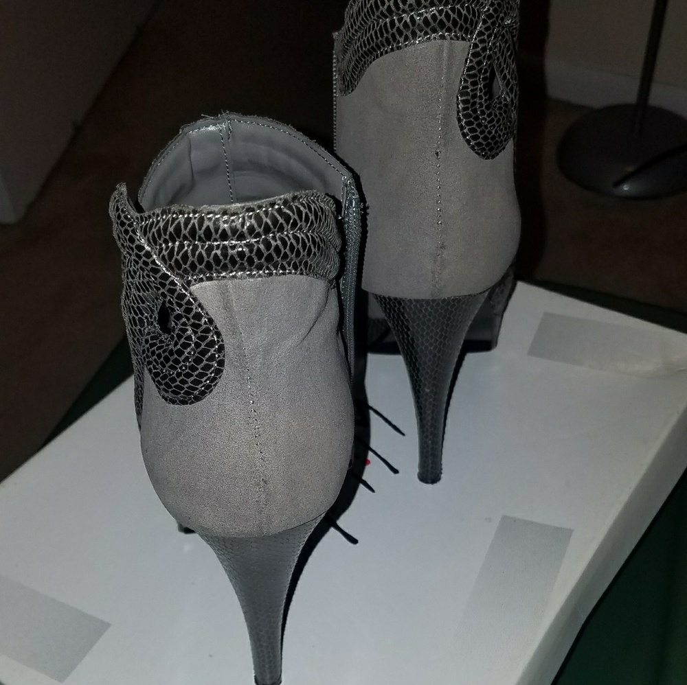 Grey booties - Picture 2 of 4
