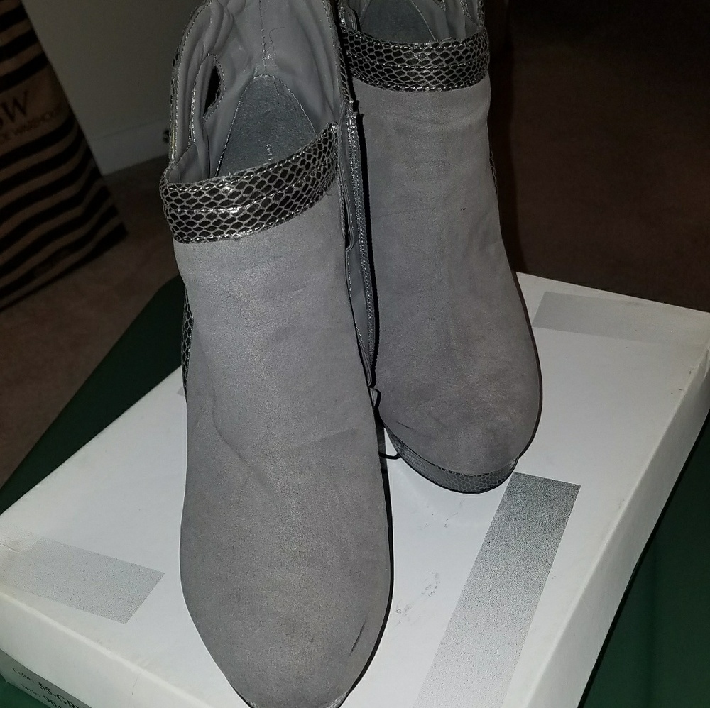 Grey booties - Picture 3 of 4