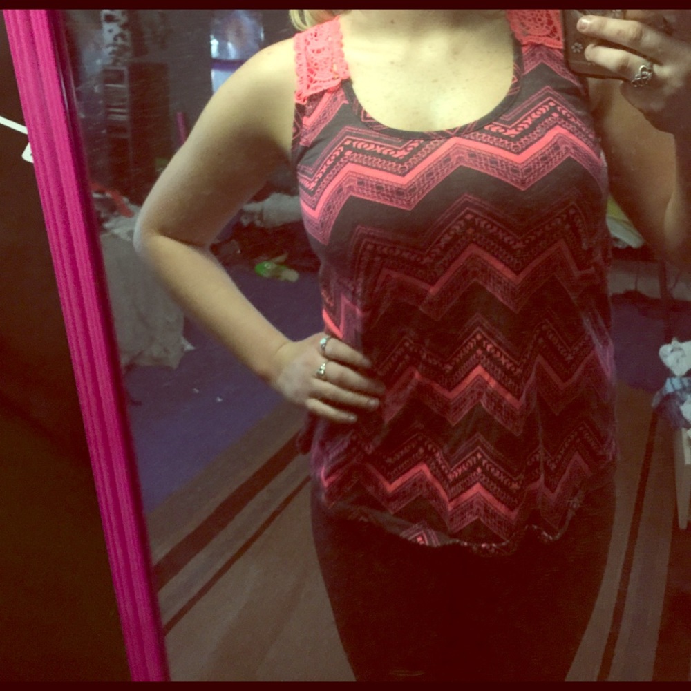 4️⃣ for $15 *️⃣Rue21 tribal tank top hot pink!