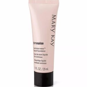 MaryKay Luminous Wear Liquid Foundation Ivory 7