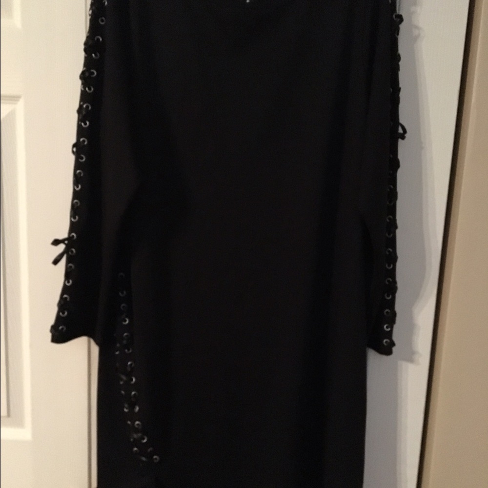 Black longsleeve shoelace dress lace