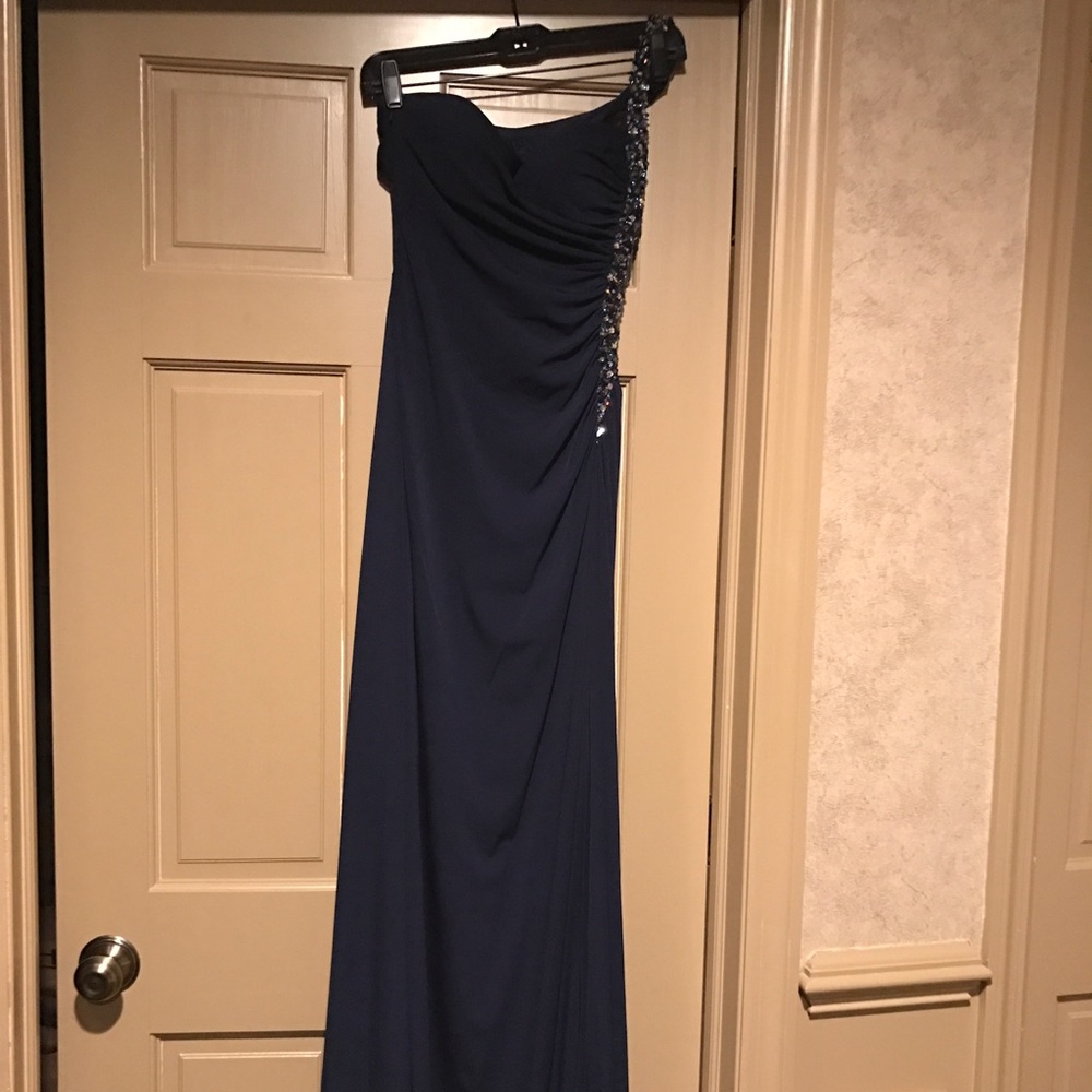Gown - Picture 2 of 5
