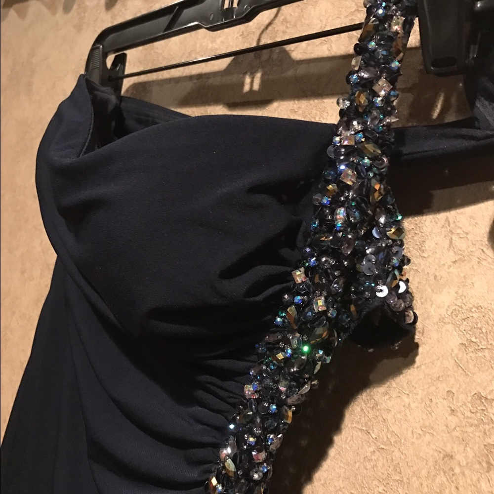 Gown - Picture 5 of 5