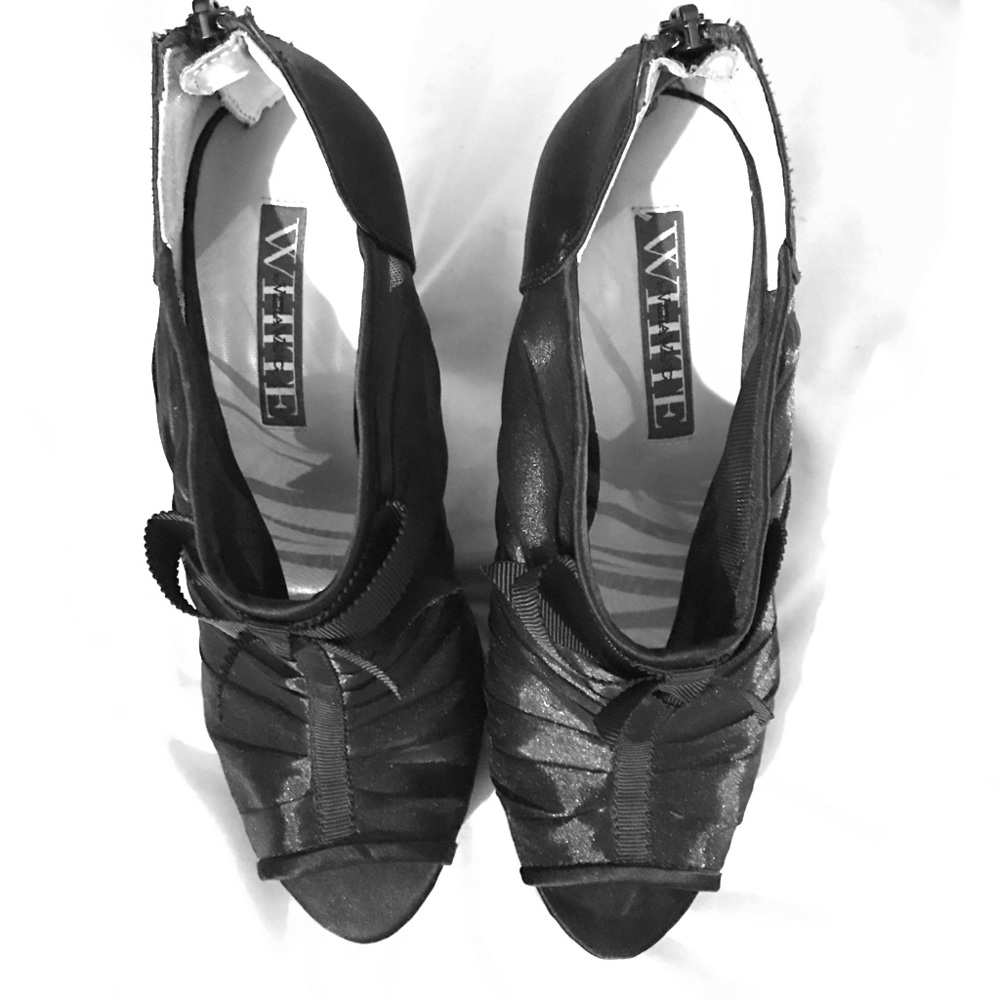 Vera Wang "Shooties"