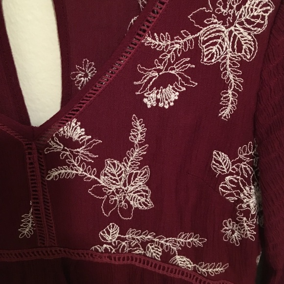 Francesca's Bell-sleeve Tunic Dress - Picture 3 of 5