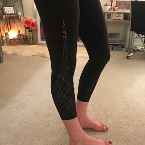 Rare Laser Lace Print Full Seat Lulu Crops