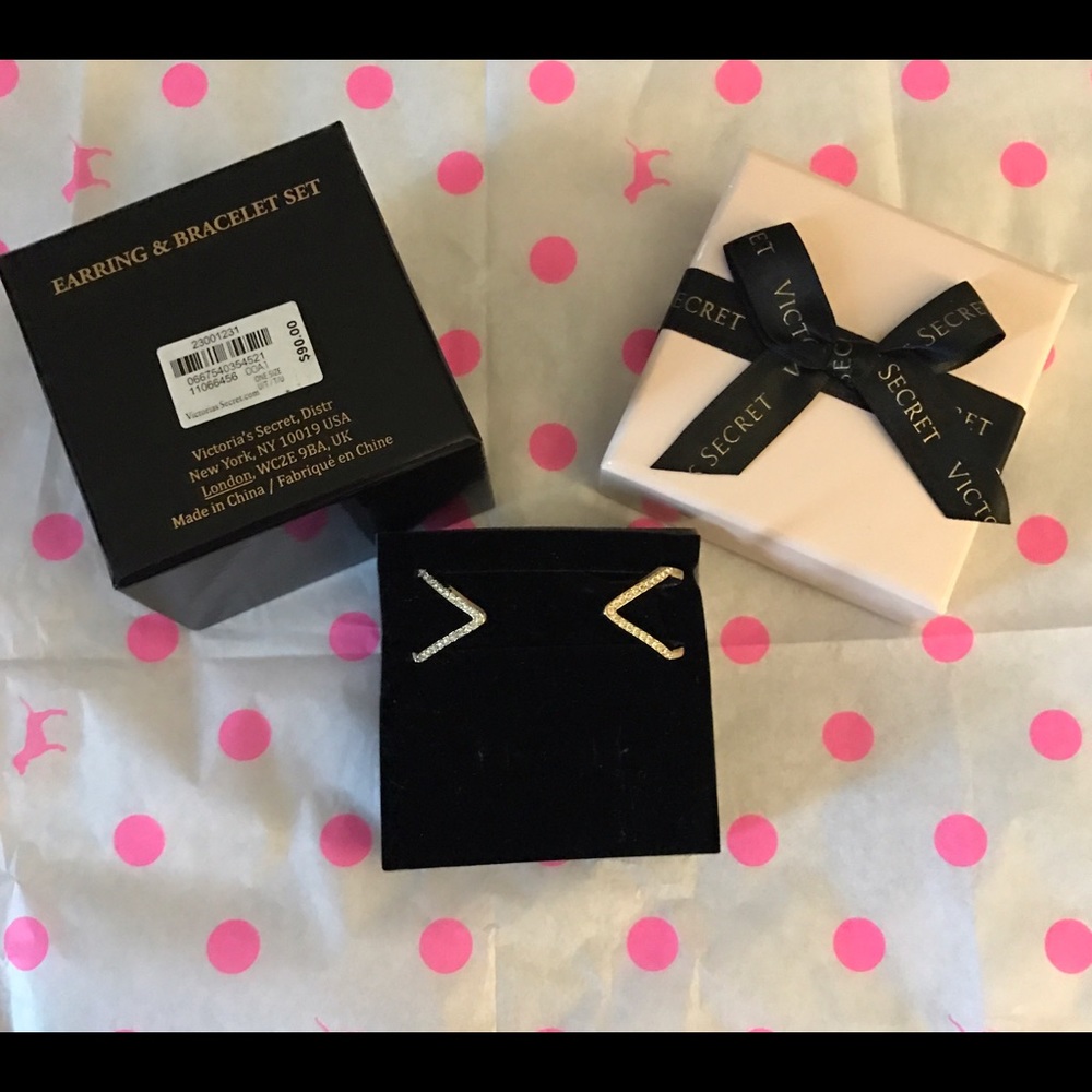 Victoria's Secret CZ gold tone open bracelet - Picture 1 of 5