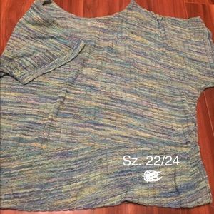 **SOLD**Spring sweater top plus size 24