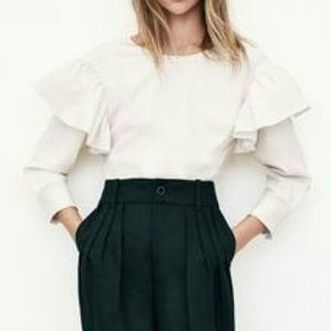 Brand new zara blouse with frilled sleeves! Size S