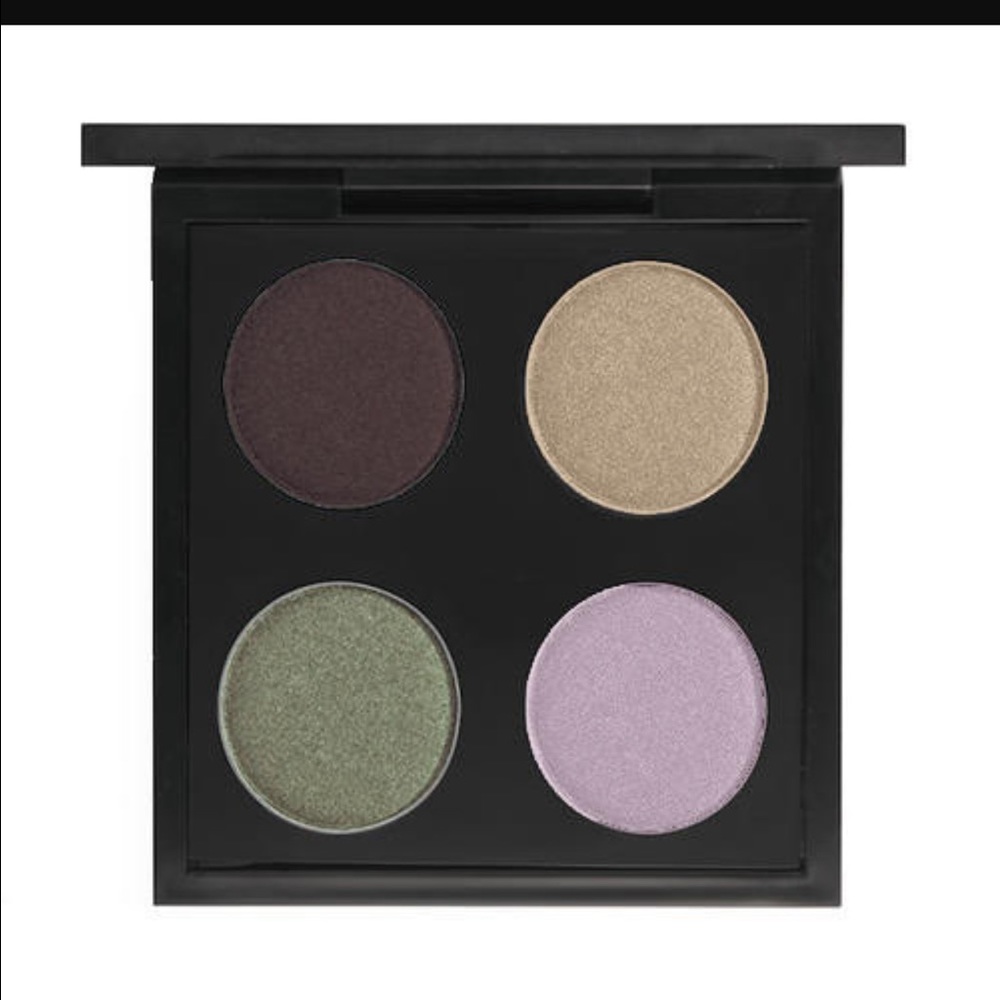 M A C Eyeshadow Pallet