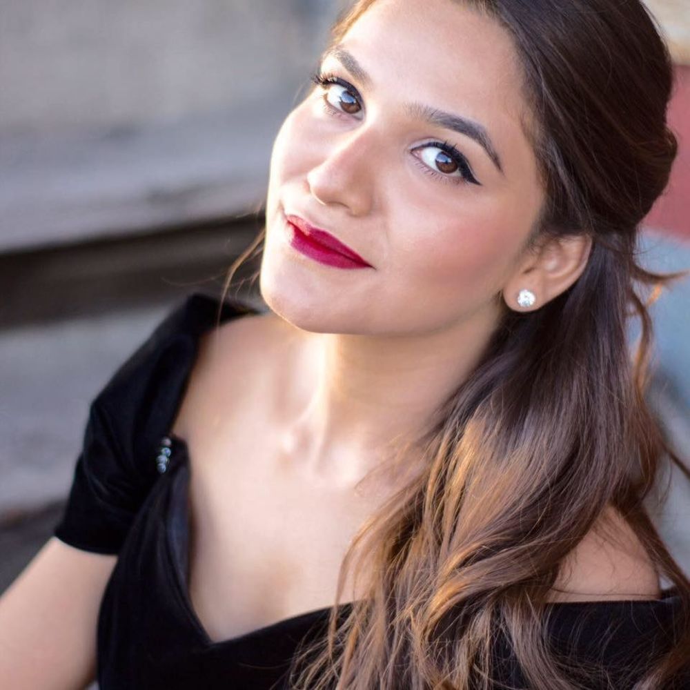 Meet your Posher, Monika