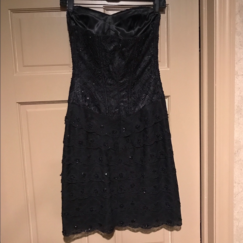 Dress - Picture 2 of 2