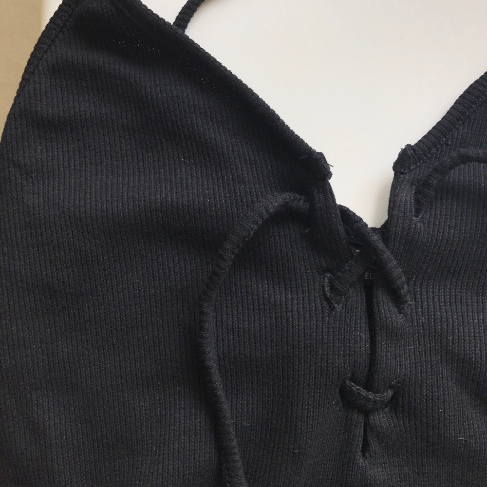 • Topshop Tie-Up Crop Top • - Picture 3 of 5