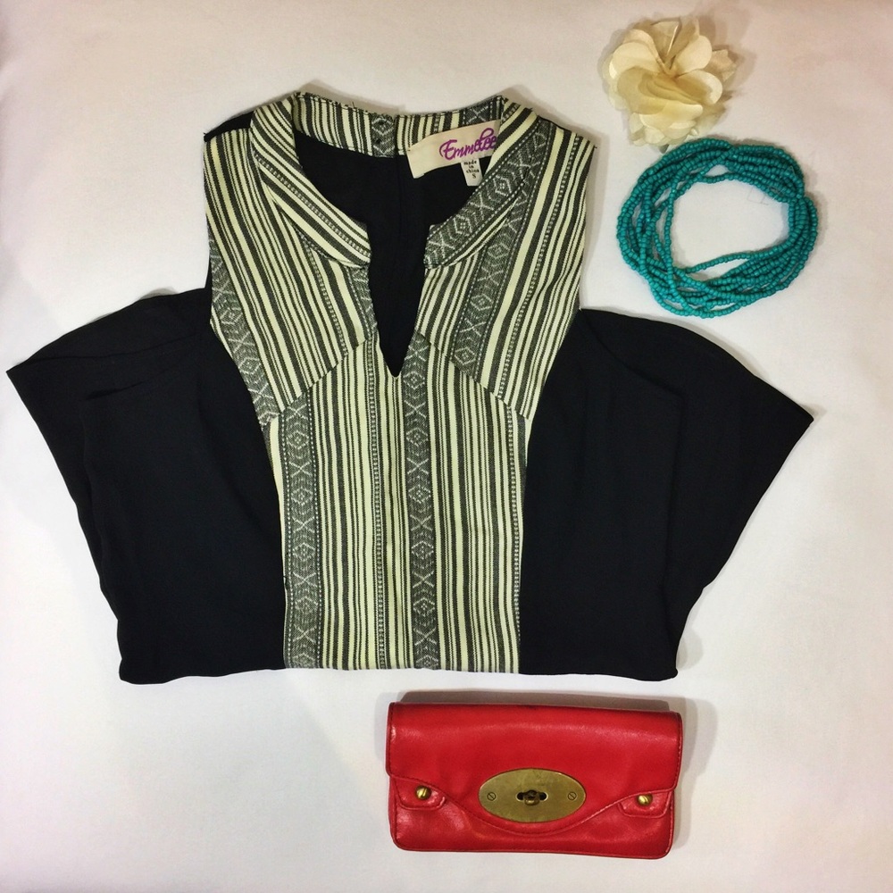 🌚🌞 BRAND NEW Francesca's blouse