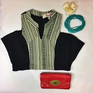 🌚🌞 BRAND NEW Francesca's blouse