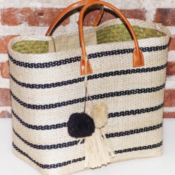 BRAND NEW Hatt Attack beach tote! - Picture 2 of 2