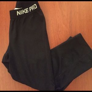 Nike dri fit cropped pants