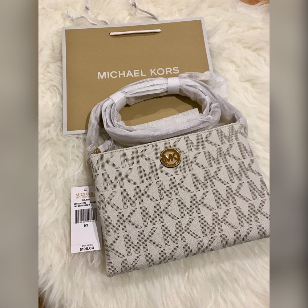 Mother's Day Sale🔥 Michael Kors Fulton Crossbody - Picture 4 of 8