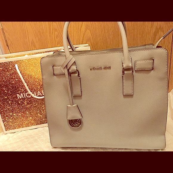 Michael Kors Large Dillon Satchel - Picture 1 of 7