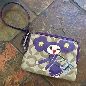 Unique Coach wristlet