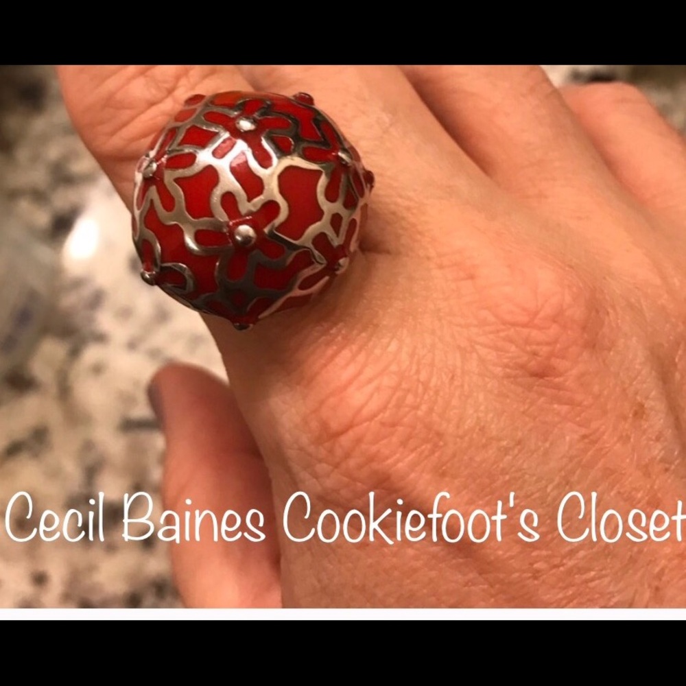 Gorgeous Red Ring with Silver Flower 🌺