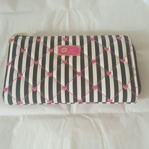 Betsey Johnson zip around wallet