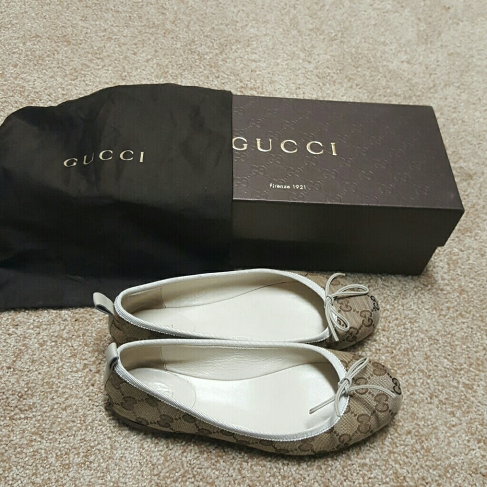 Gucci 'Ali' canvas with white leather trim flats