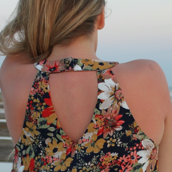 Beautiful Floral Print Dress - Picture 4 of 4