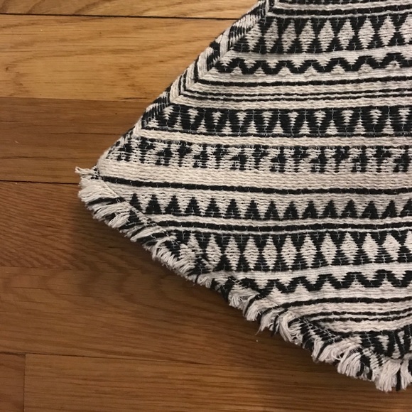 Woven B&W Dress - Picture 4 of 4