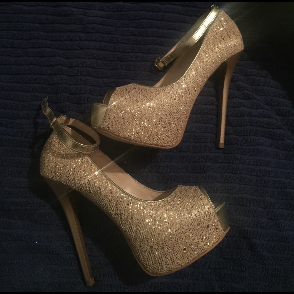 Gold pumps