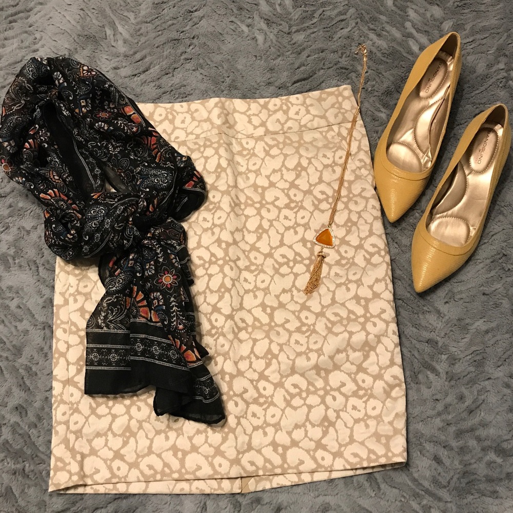 Cream/tan colored pencil skirt