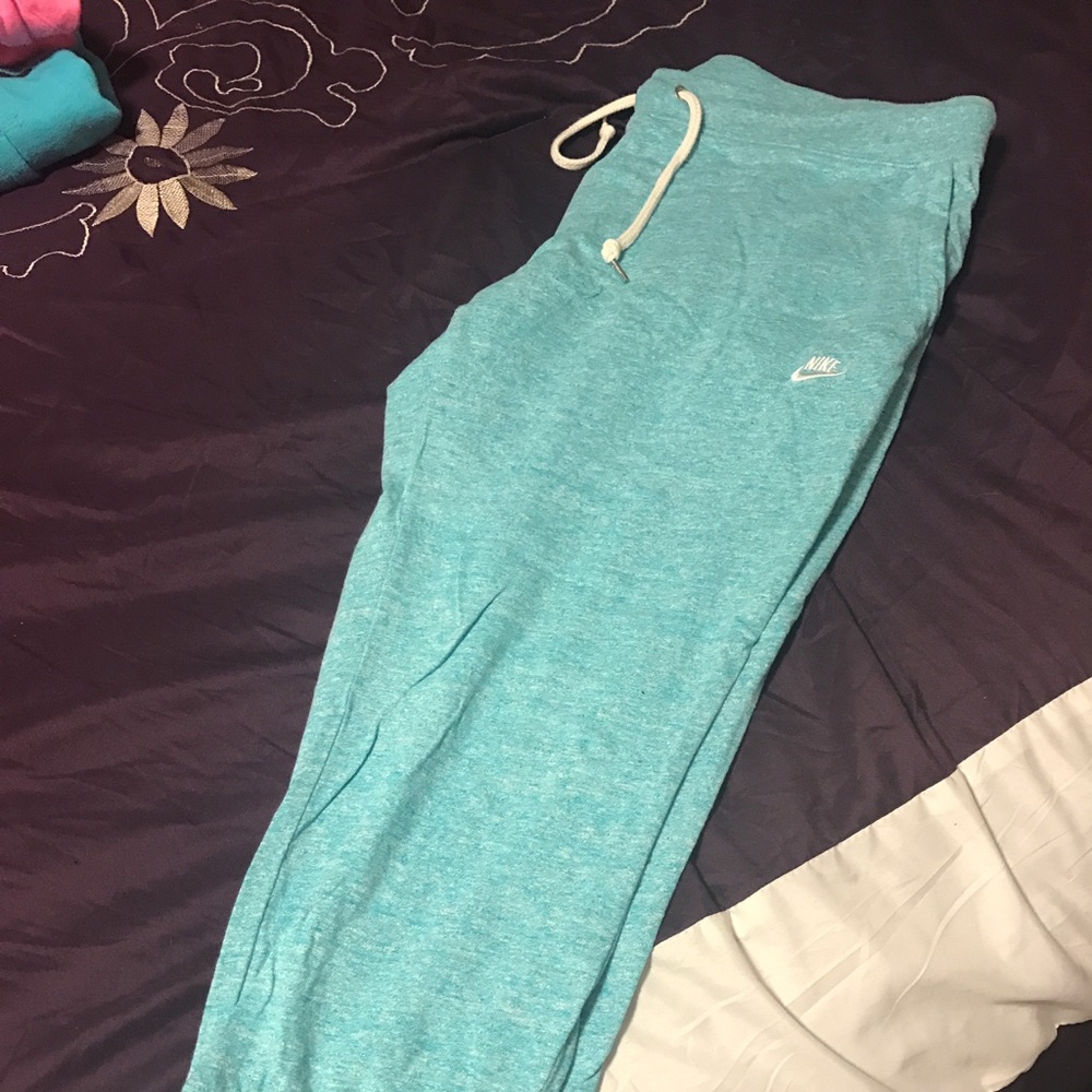 Nike capris