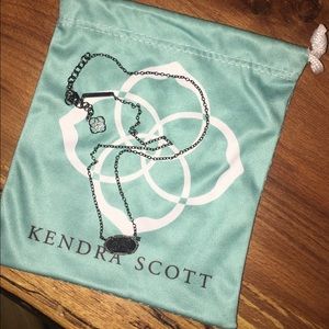Black Kendra Scott necklace