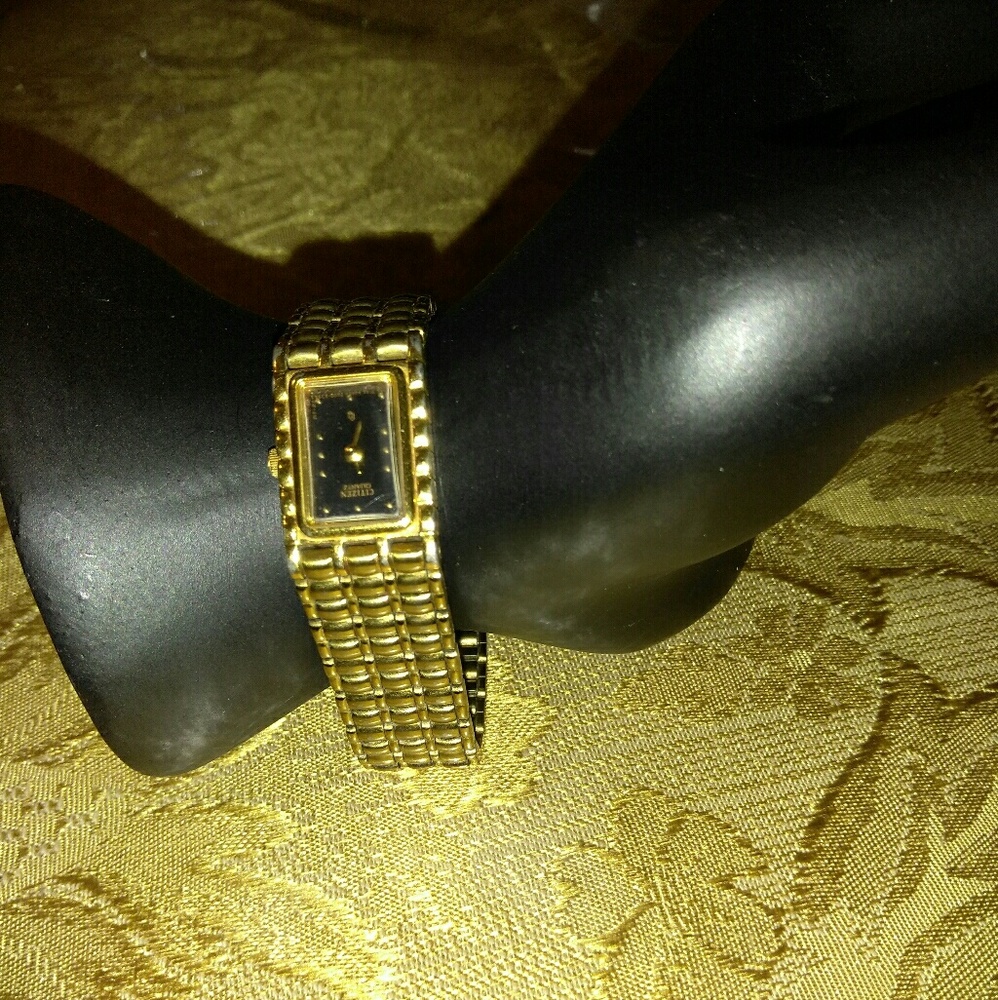 Citizen woman watch