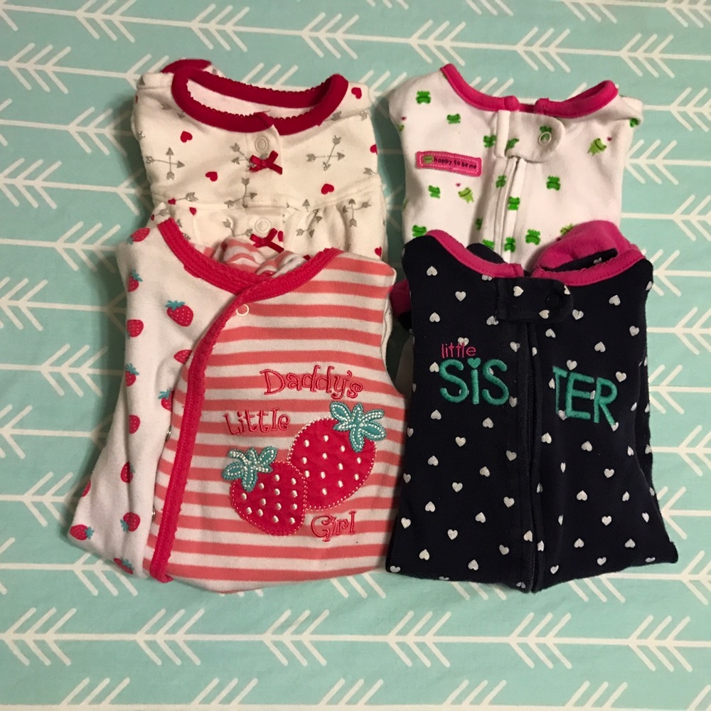 Bundle of footie pjs🎀